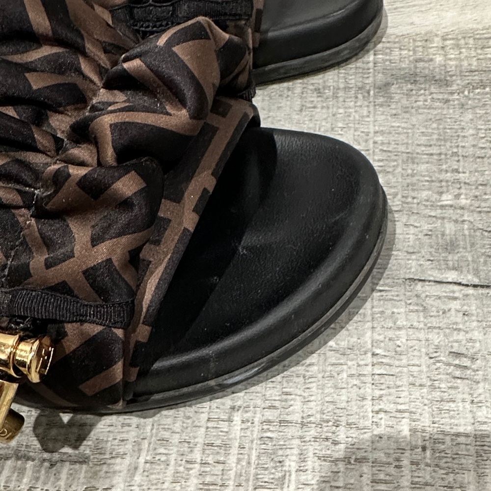 Fendi Women's Black and Brown Patterned Slide Sandals - Picture 7 of 15